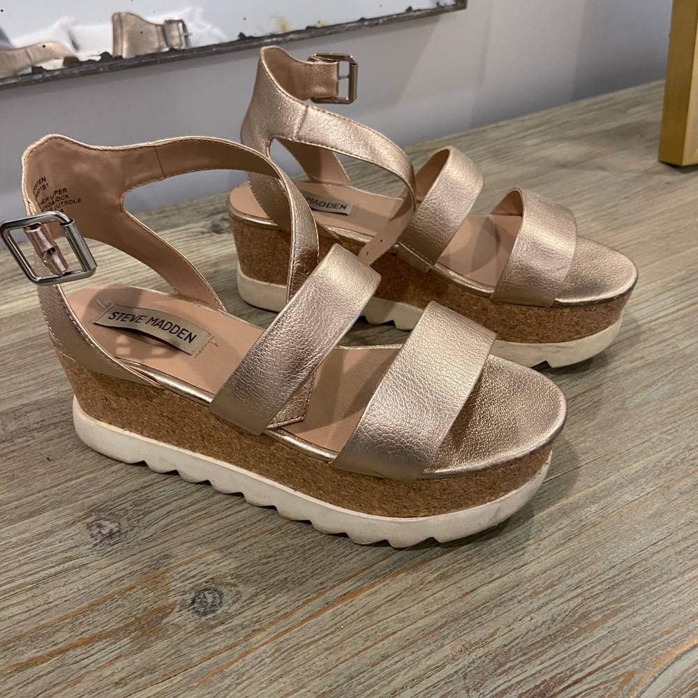 Steve madden rose gold platform sandals! size 6